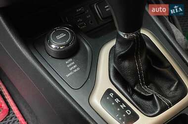 Внедорожник / Кроссовер Jeep Cherokee 2014 в 