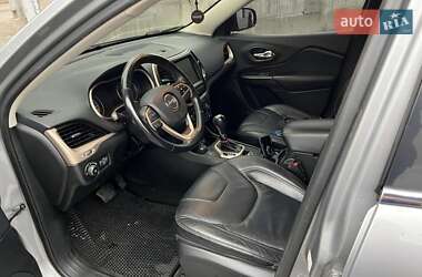 Внедорожник / Кроссовер Jeep Cherokee 2014 в 