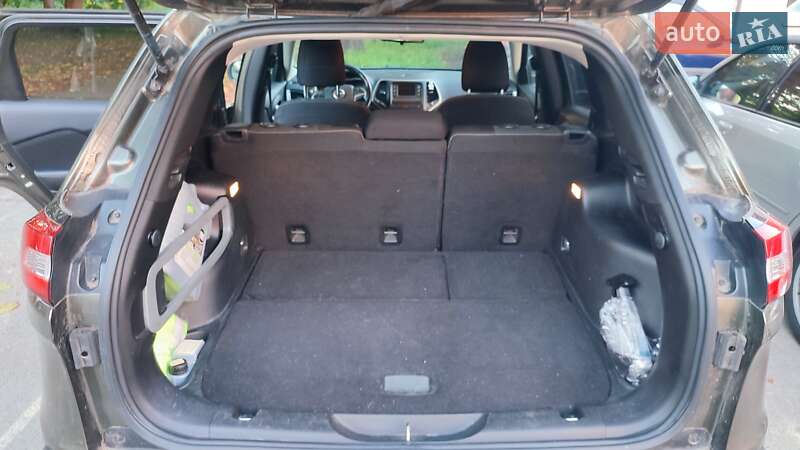 Позашляховик / Кросовер Jeep Cherokee 2015 в Чернігові