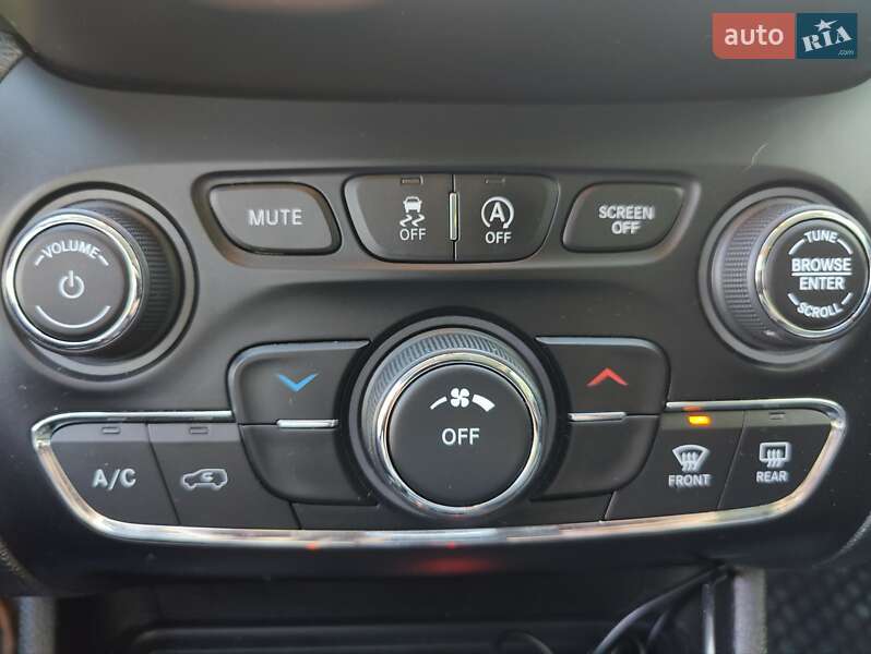 Внедорожник / Кроссовер Jeep Cherokee 2018 в Каменском