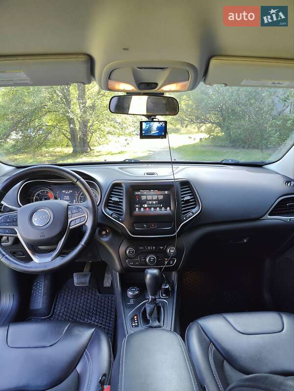 Внедорожник / Кроссовер Jeep Cherokee 2018 в Каменском