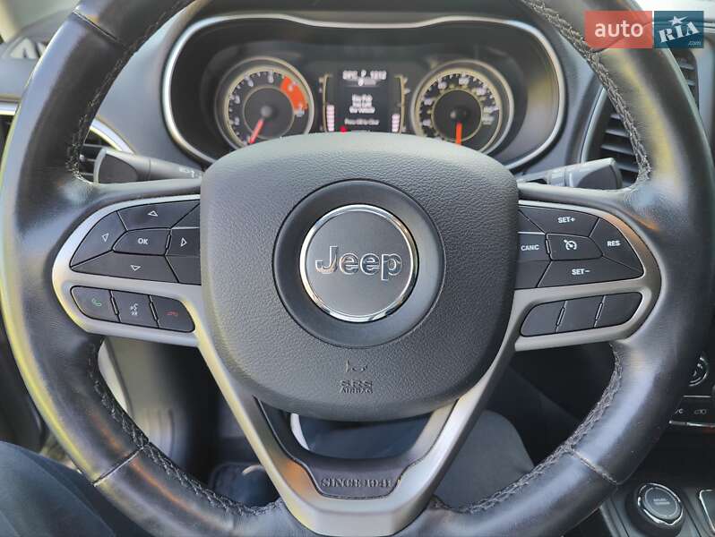 Внедорожник / Кроссовер Jeep Cherokee 2018 в Каменском