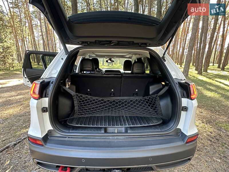 Внедорожник / Кроссовер Jeep Cherokee 2020 в Сумах