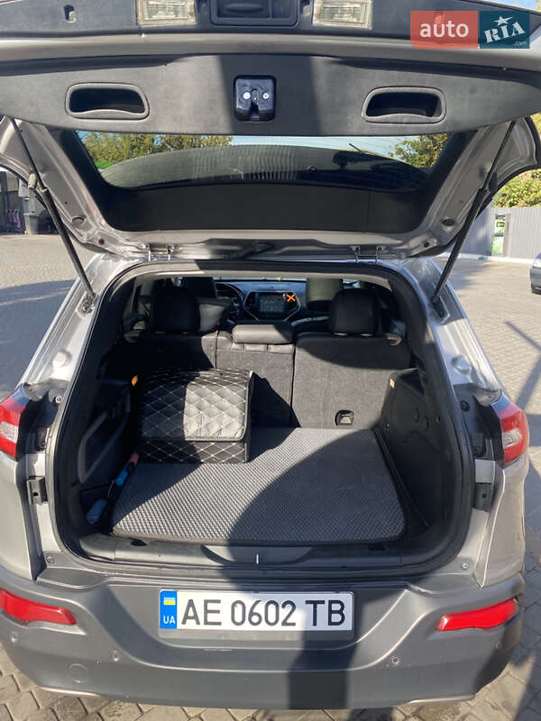 Внедорожник / Кроссовер Jeep Cherokee 2016 в Харькове фото 7 Внедорожник / Кроссовер Jeep Cherokee 2016 в Харькове