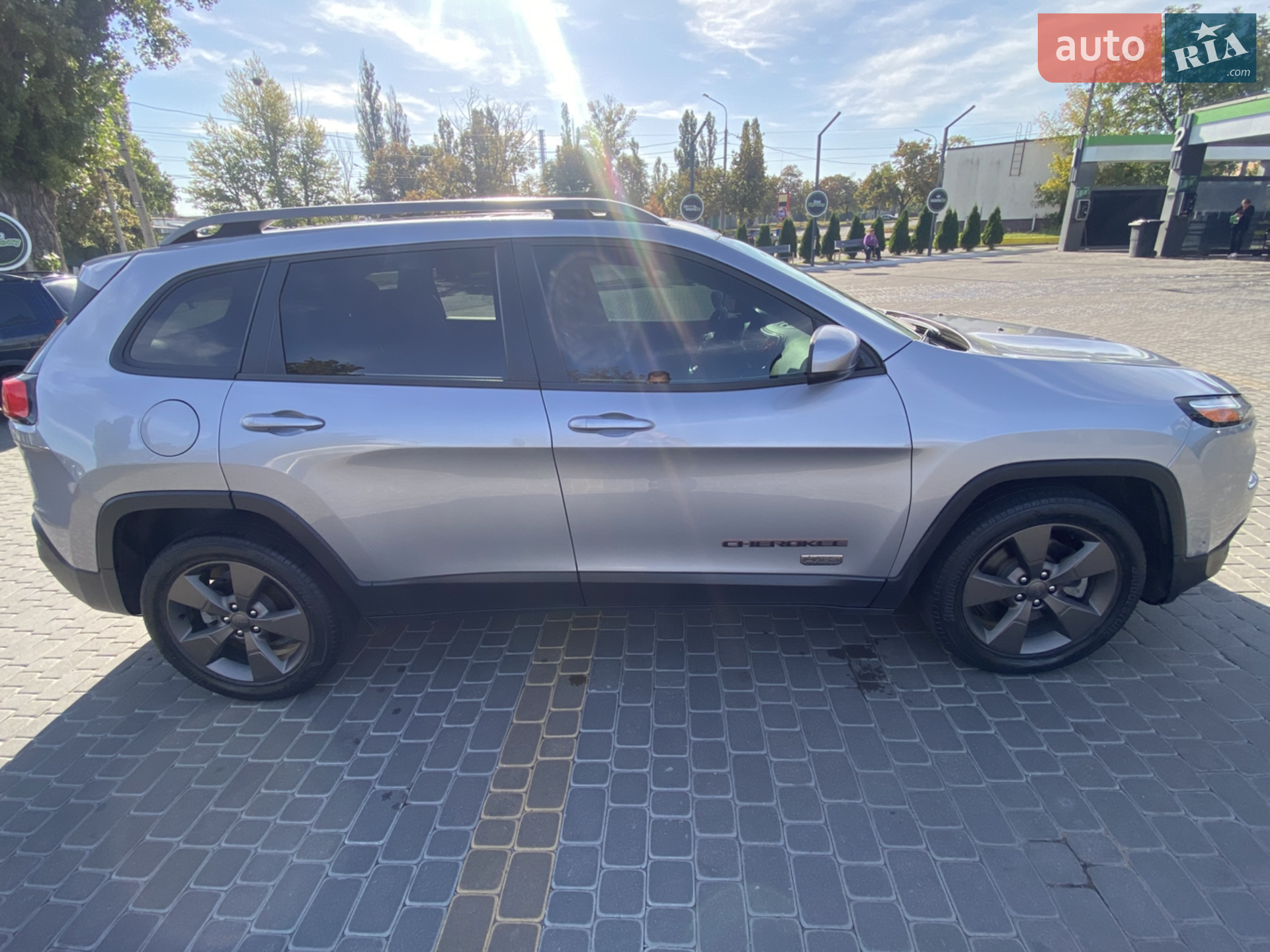 2016 Jeep Cherokee - мініатюра 17