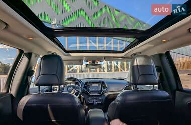 Внедорожник / Кроссовер Jeep Cherokee 2018 в 
