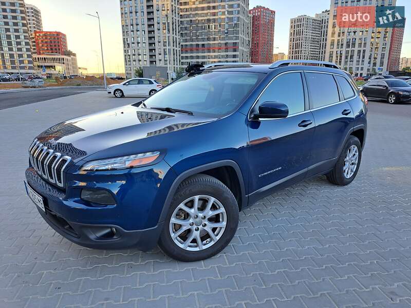 Внедорожник / Кроссовер Jeep Cherokee 2017 в Киеве