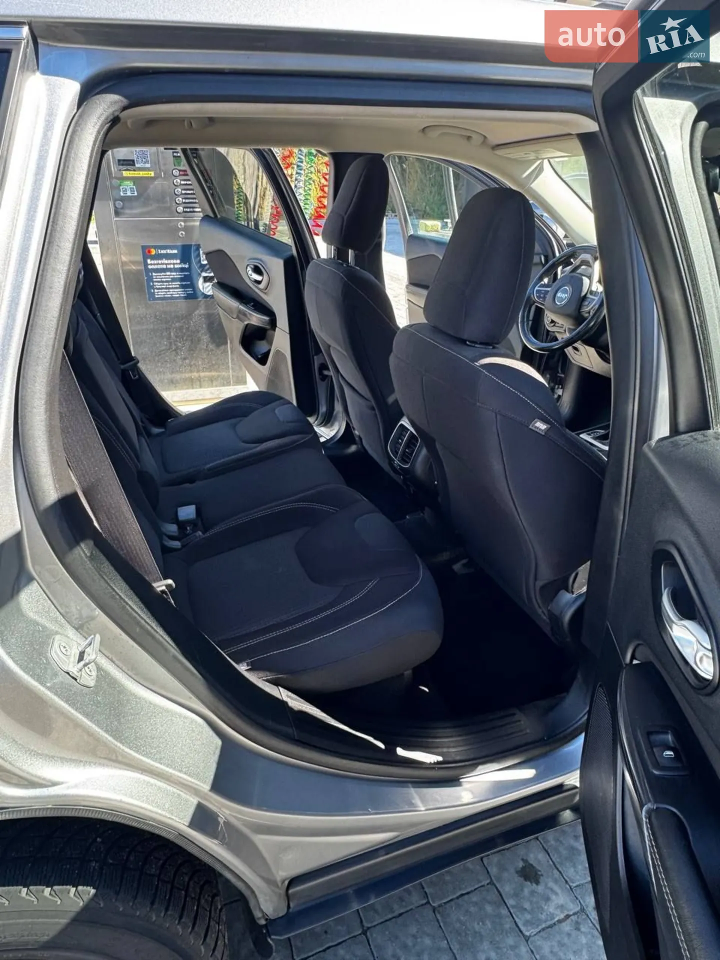 2015 Jeep Cherokee - мініатюра 4