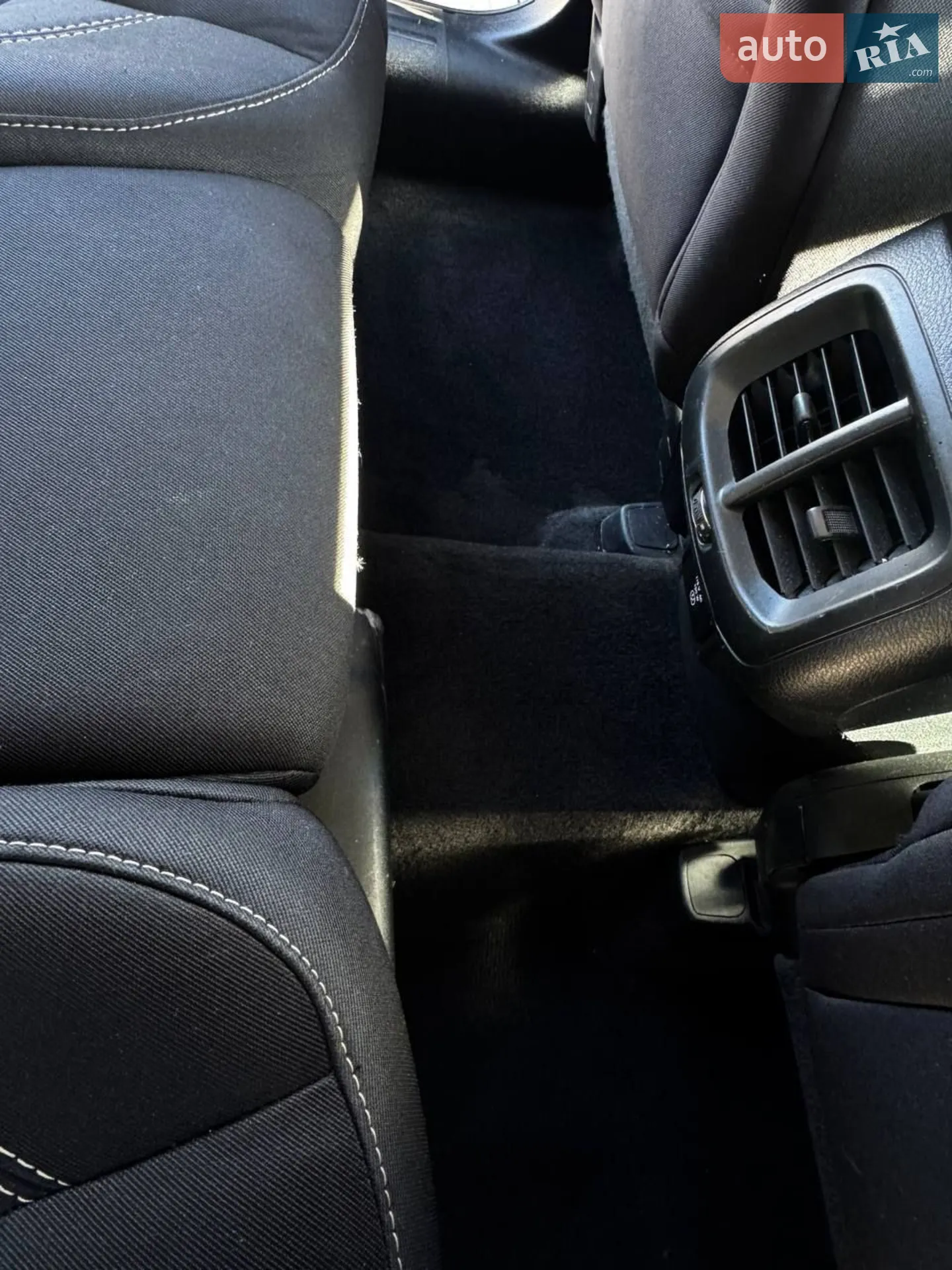2015 Jeep Cherokee - мініатюра 26