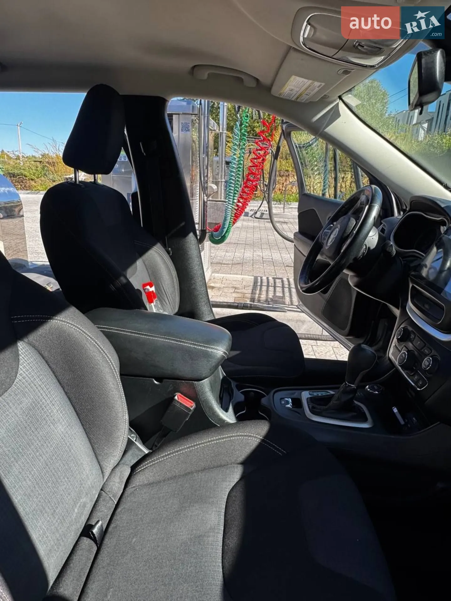 2015 Jeep Cherokee - мініатюра 44