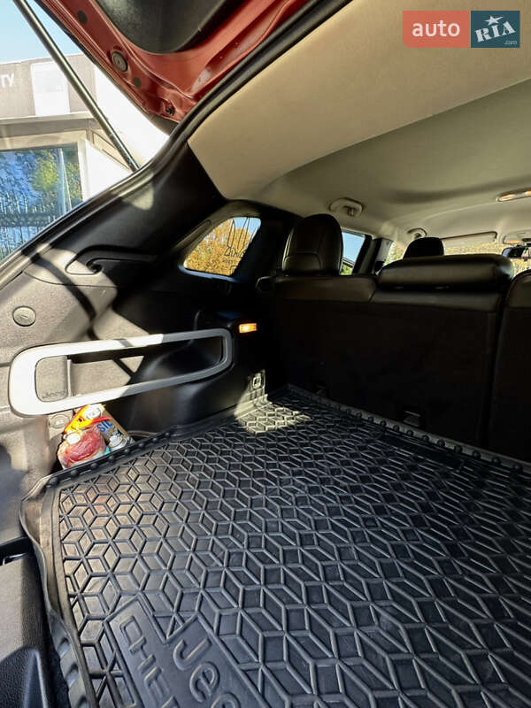 Внедорожник / Кроссовер Jeep Cherokee 2016 в Харькове