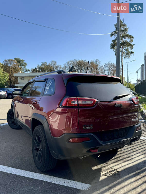 Внедорожник / Кроссовер Jeep Cherokee 2016 в Харькове