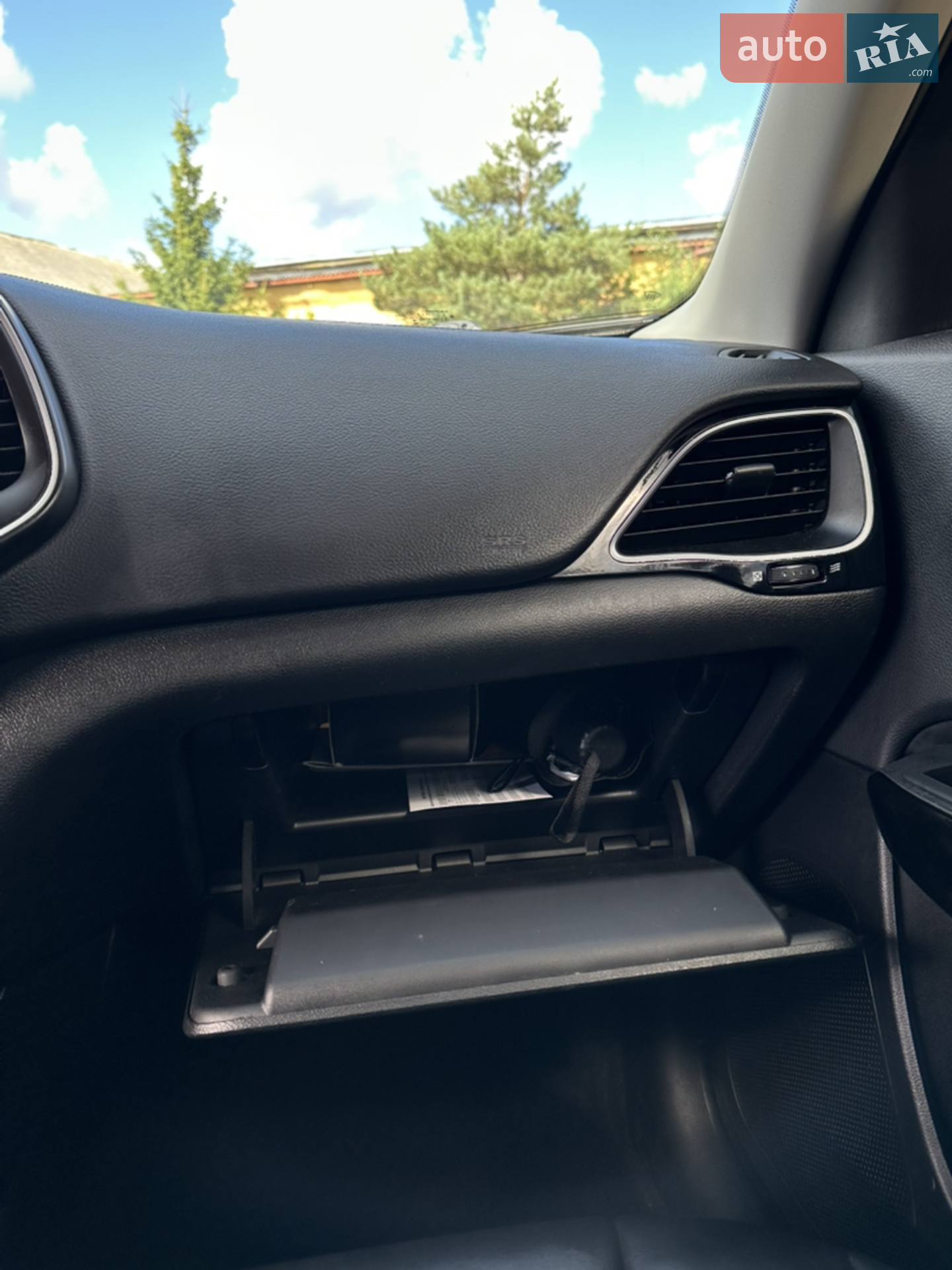 2019 Jeep Cherokee - мініатюра 25