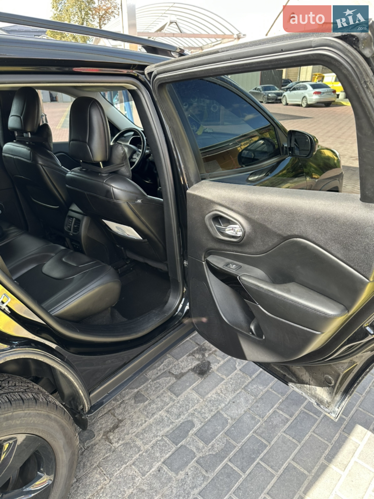 2019 Jeep Cherokee - мініатюра 38