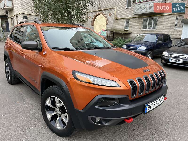 Внедорожник / Кроссовер Jeep Cherokee 2014 в 