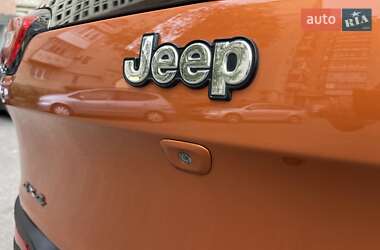 Внедорожник / Кроссовер Jeep Cherokee 2014 в 