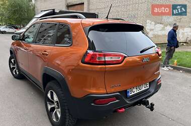Внедорожник / Кроссовер Jeep Cherokee 2014 в 