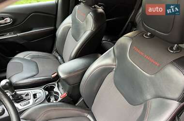 Внедорожник / Кроссовер Jeep Cherokee 2014 в 