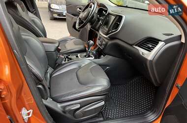 Внедорожник / Кроссовер Jeep Cherokee 2014 в 