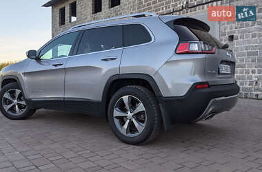 Внедорожник / Кроссовер Jeep Cherokee 2019 в 