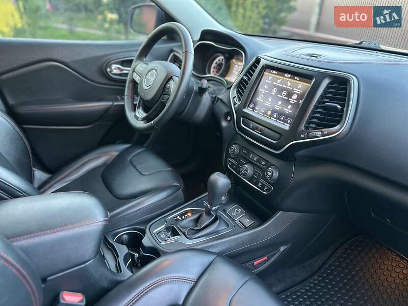 Внедорожник / Кроссовер Jeep Cherokee 2018 в Виннице