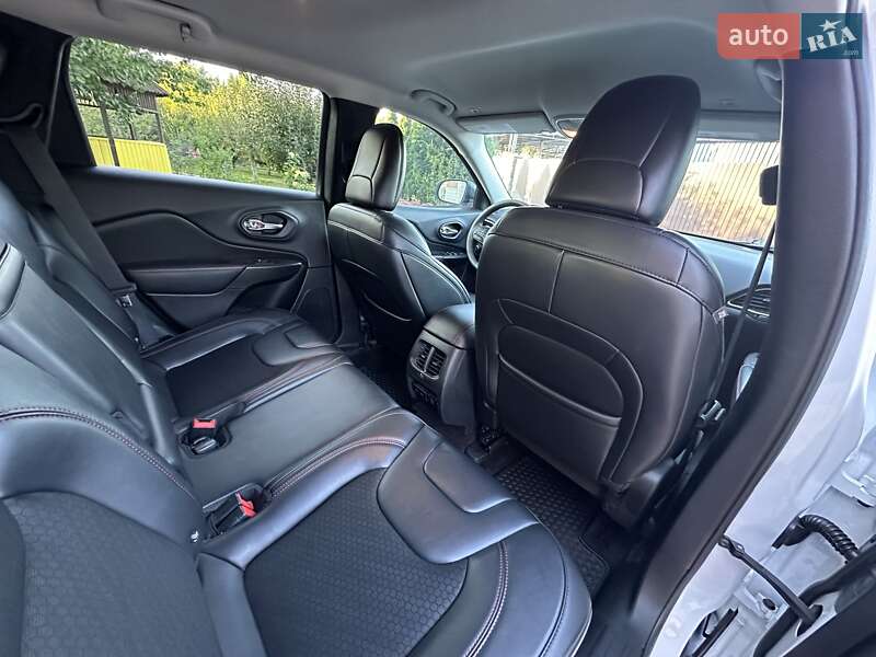 Внедорожник / Кроссовер Jeep Cherokee 2018 в Виннице