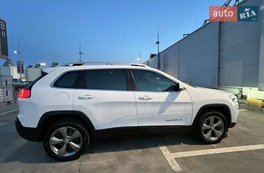 Внедорожник / Кроссовер Jeep Cherokee 2019 в 