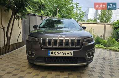 Внедорожник / Кроссовер Jeep Cherokee 2018 в 