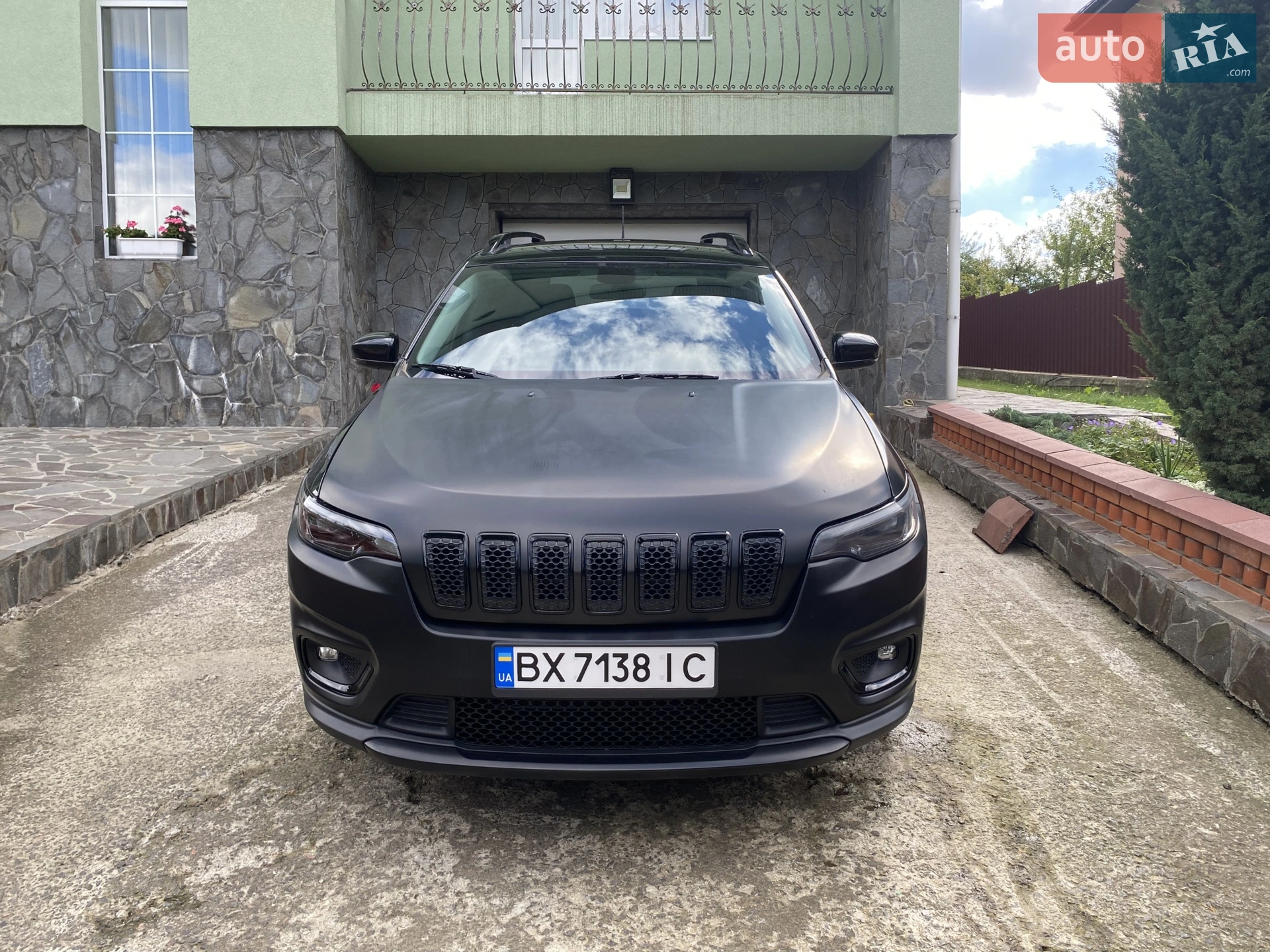 Jeep Cherokee 2019 VIN 1C4PJLLB7LD577390 фото оголошення 3 з 27