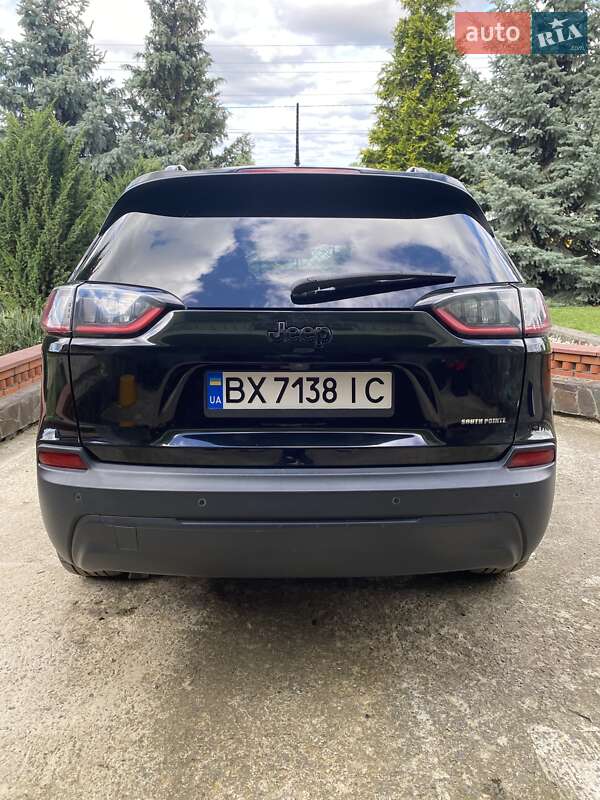 Внедорожник / Кроссовер Jeep Cherokee 2019 в Хмельницком