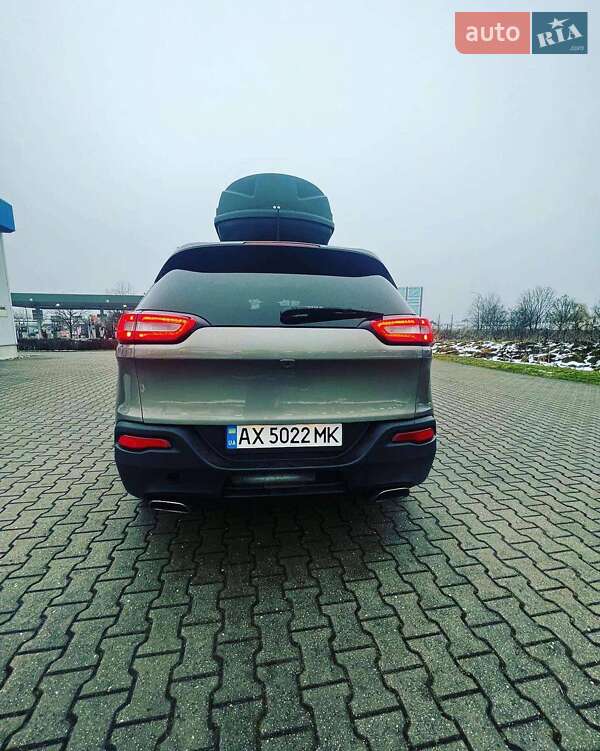 Внедорожник / Кроссовер Jeep Cherokee 2016 в Новояворовске фото 2 Внедорожник / Кроссовер Jeep Cherokee 2016 в Новояворовске