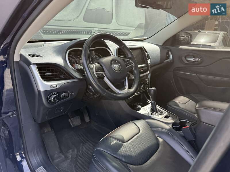 Внедорожник / Кроссовер Jeep Cherokee 2015 в Львове