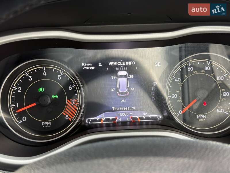 Внедорожник / Кроссовер Jeep Cherokee 2015 в Львове