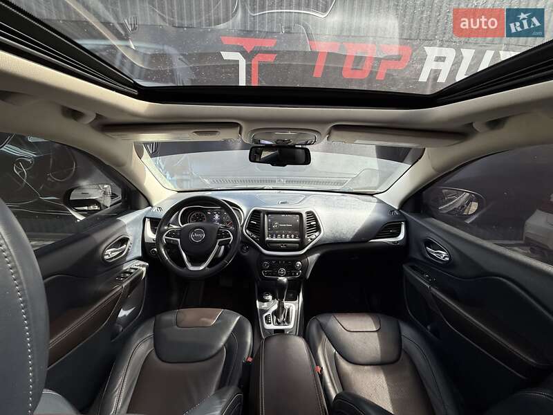 Внедорожник / Кроссовер Jeep Cherokee 2015 в Львове