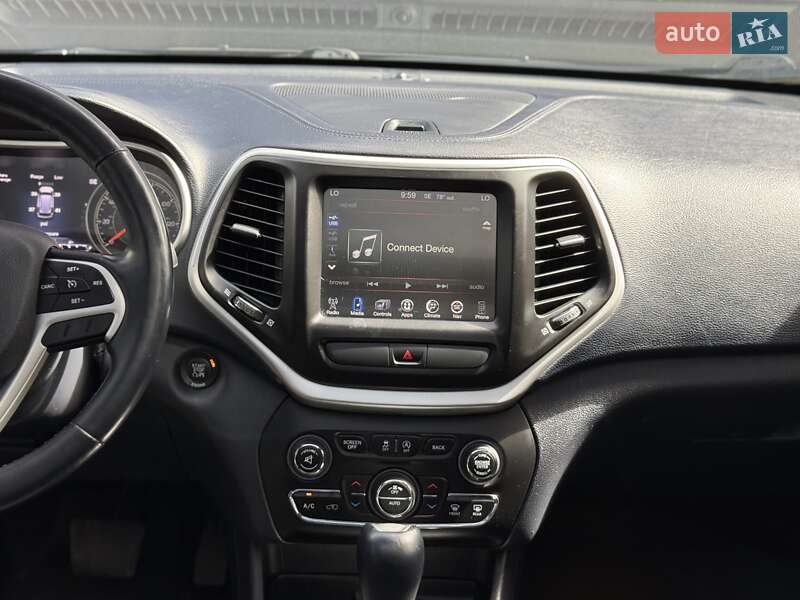 Внедорожник / Кроссовер Jeep Cherokee 2015 в Львове