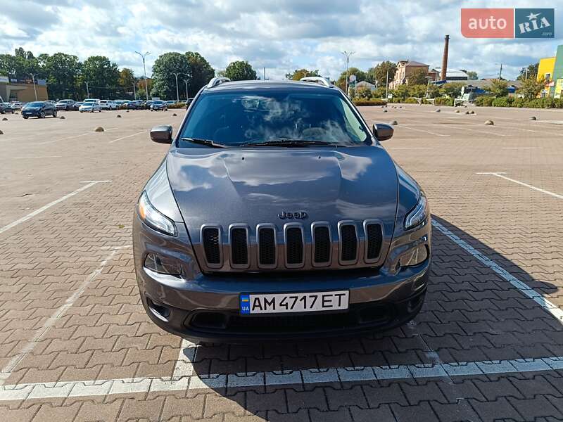 Позашляховик / Кросовер Jeep Cherokee 2016 в Житомирі