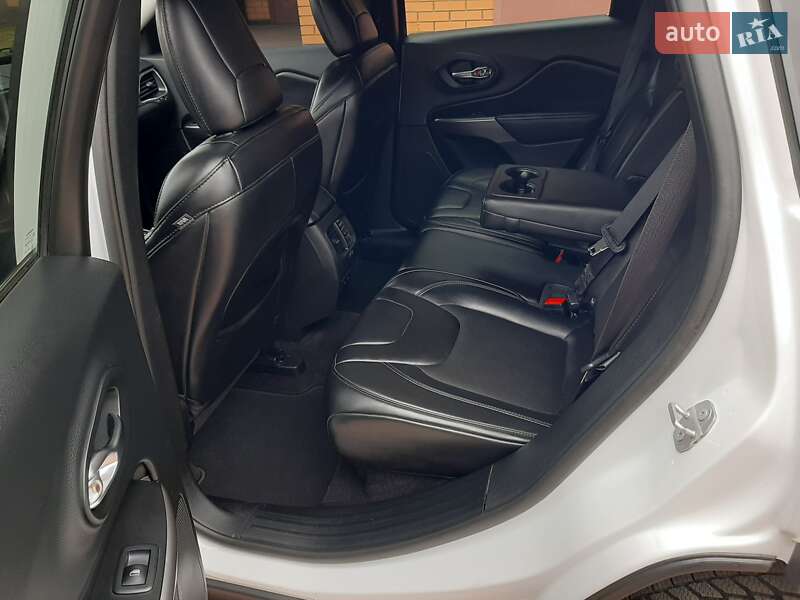 Внедорожник / Кроссовер Jeep Cherokee 2018 в Полтаве