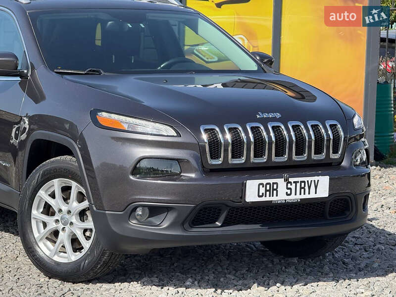 Внедорожник / Кроссовер Jeep Cherokee 2014 в Стрые