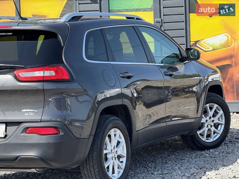 Внедорожник / Кроссовер Jeep Cherokee 2014 в Стрые