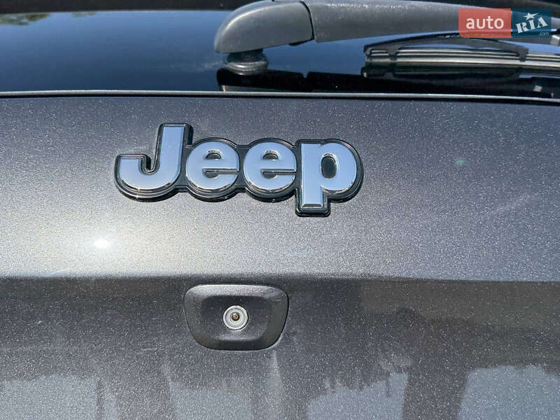 Внедорожник / Кроссовер Jeep Cherokee 2014 в Стрые