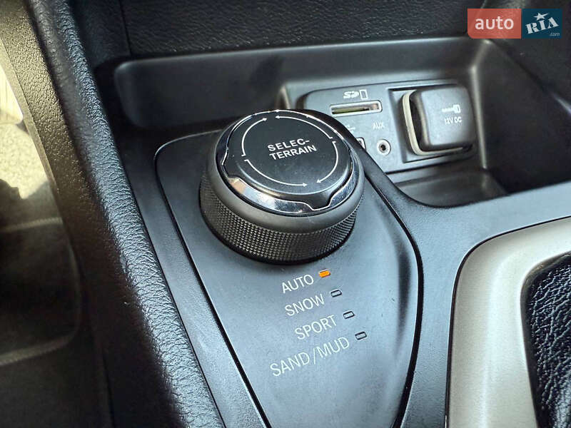 Внедорожник / Кроссовер Jeep Cherokee 2014 в Стрые