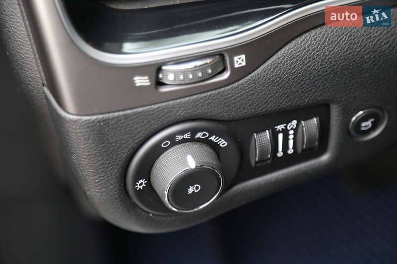 Позашляховик / Кросовер Jeep Cherokee 2019 в Харкові