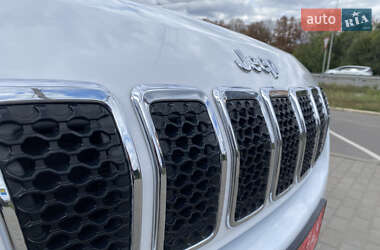 Внедорожник / Кроссовер Jeep Cherokee 2018 в 
