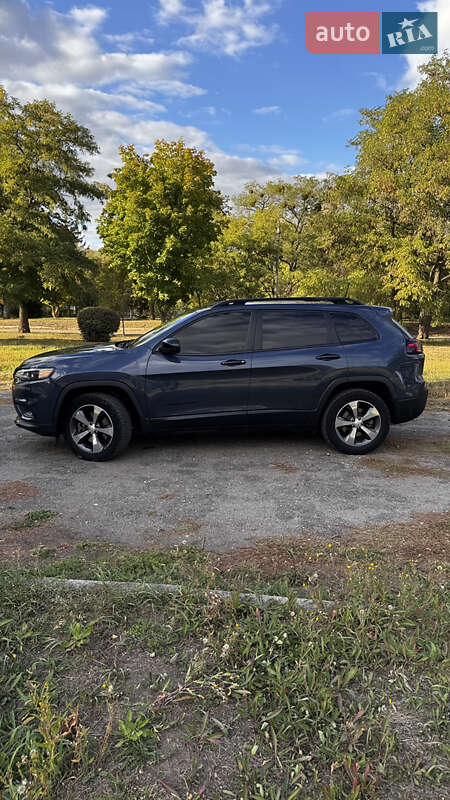 Позашляховик / Кросовер Jeep Cherokee 2019 в Чугуєві