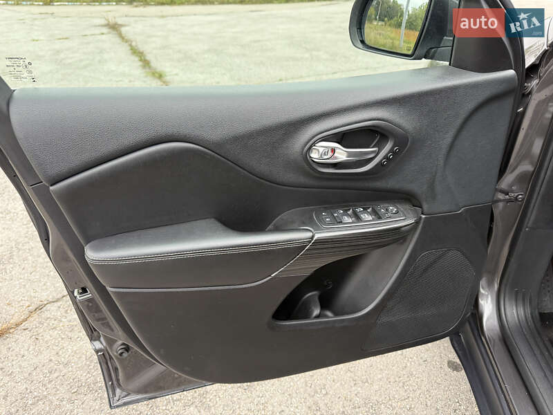 Внедорожник / Кроссовер Jeep Cherokee 2014 в Радивилове фото 34 Внедорожник / Кроссовер Jeep Cherokee 2014 в Радивилове