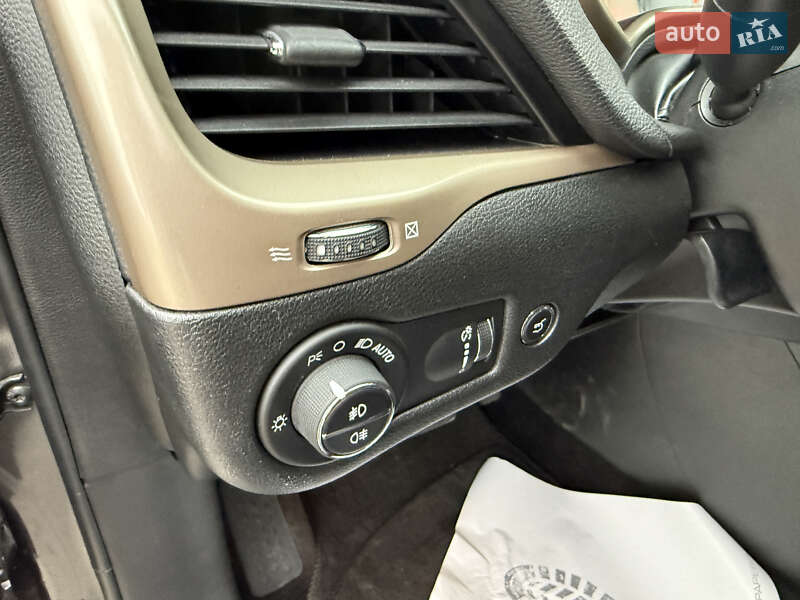 Внедорожник / Кроссовер Jeep Cherokee 2014 в Радивилове фото 37 Внедорожник / Кроссовер Jeep Cherokee 2014 в Радивилове