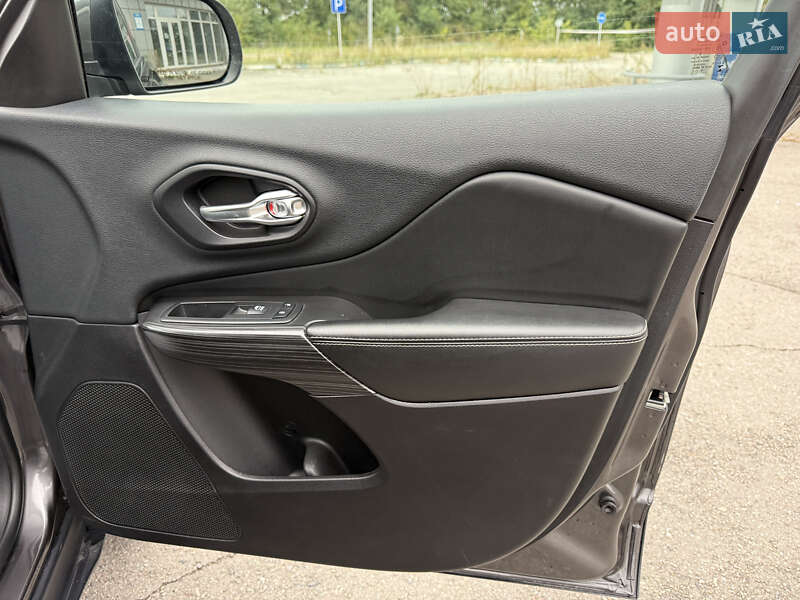 Внедорожник / Кроссовер Jeep Cherokee 2014 в Радивилове фото 41 Внедорожник / Кроссовер Jeep Cherokee 2014 в Радивилове