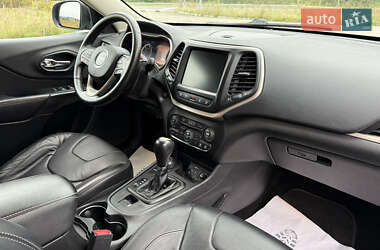 Внедорожник / Кроссовер Jeep Cherokee 2014 в 