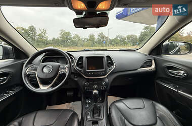 Внедорожник / Кроссовер Jeep Cherokee 2014 в 