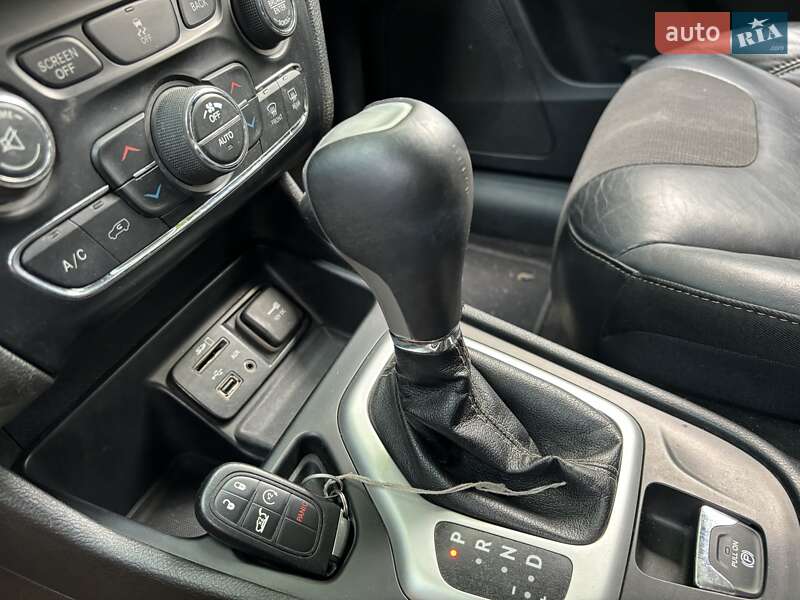 Позашляховик / Кросовер Jeep Cherokee 2017 в Лубнах